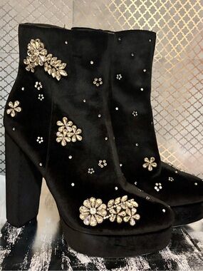 Black Velvet Platform Boots with Rhinestones Diamonds Sparky Glittet